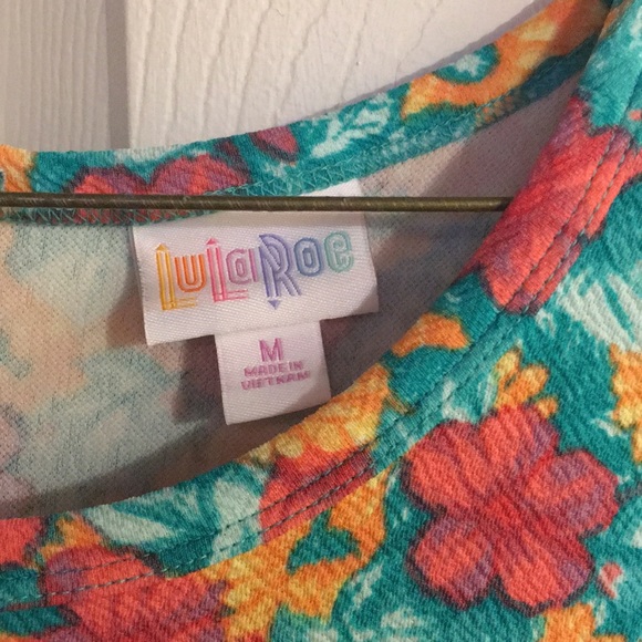 LuLaRoe Amelia - Picture 2 of 4